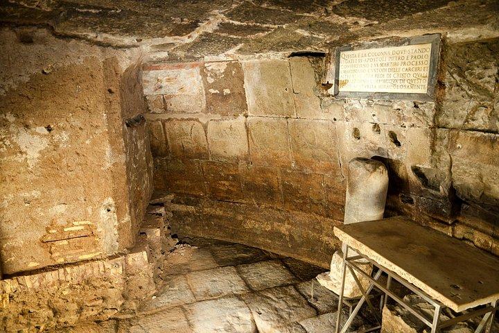ローマの地下墓地：永遠の都の影と秘密