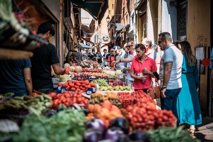 Excursão privada a pé gastronômica e artística de meio dia em Bolonha
