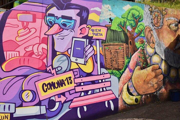 Visite de la ville + Commune 13 Medellin