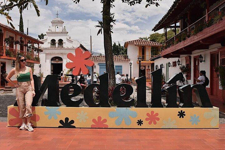 Visite de la ville + Commune 13 Medellin