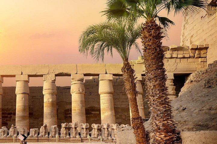 プライベート送迎Sahl Hasheesh To Luxor - 車＆ミニバスオプション