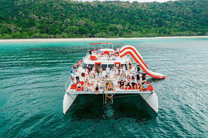 Pattaya: 2 Isole gita di un giorno in catamarano con pranzo