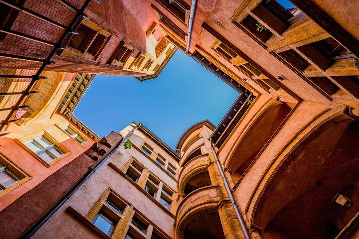 Unique Tours Lyon : Visite privée à pied des Traboules