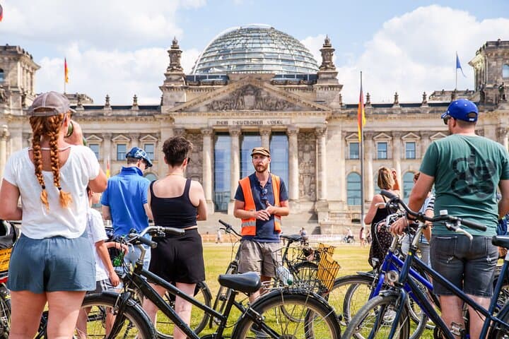 Berlin Highlights Sightseeing Bike Tour 3.5h in Small Groups