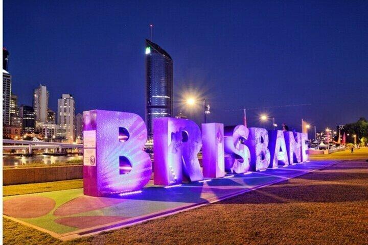 Brisbane Must-See Attractions Walking Tour with a guide