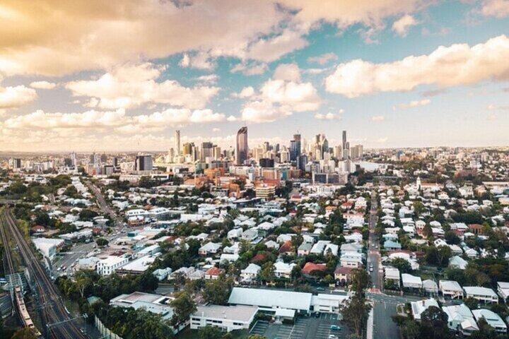 Brisbane Must-See Attractions Walking Tour with a guide