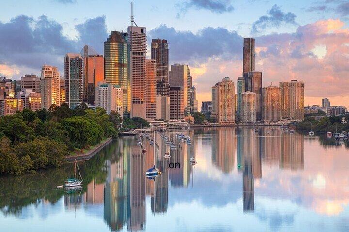 Brisbane Must-See Attractions Walking Tour with a guide