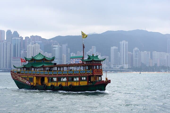 Hong Kong : Must-See Attractions Walking Tour With A Guide
