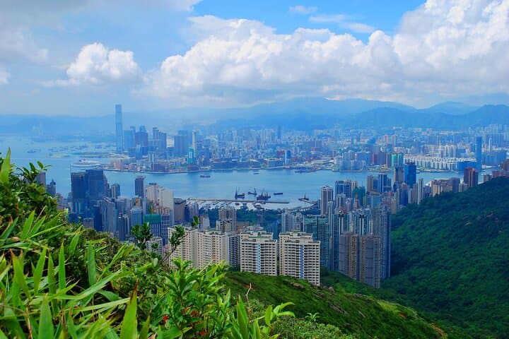 Hong Kong : Must-See Attractions Walking Tour With A Guide