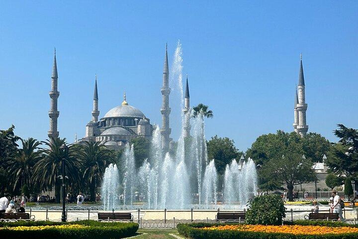 ¡Estambul destaca la Mezquita Azul, Santa Sofía, las cisternas y más!