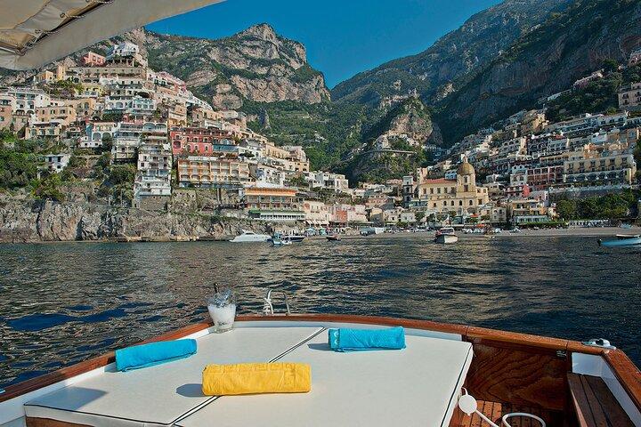 Tour in barca della Costiera Amalfitana per piccoli gruppi da Amalfi