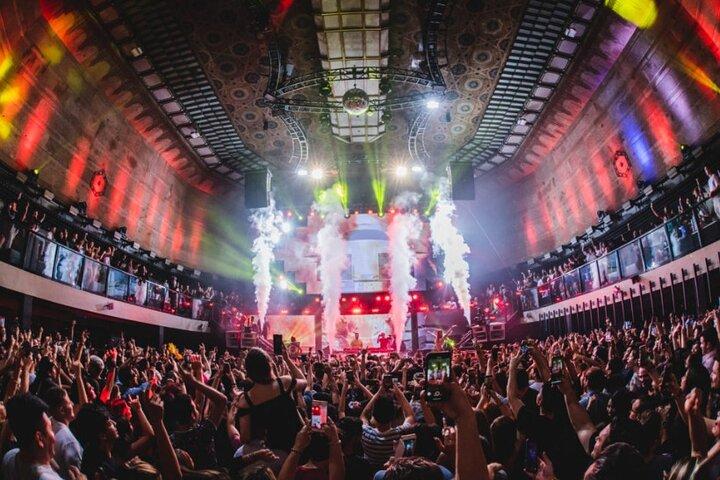 Hollywoodclubcrawl in Los Angeles
