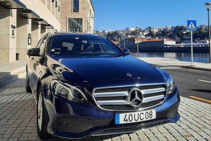 Porto van/naar Lissabon privétransfer met stedenstops
