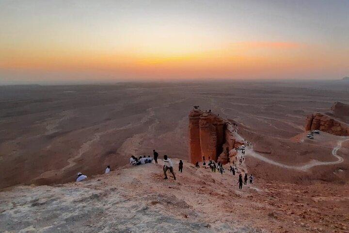Bordo del mondo Riyadh: breve tour con pick-up e drop-off dall'aeroporto