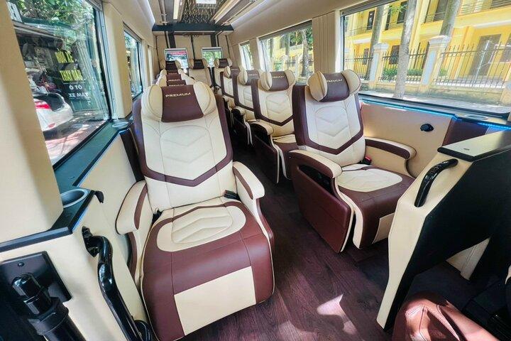 Vanuit Hanoi: tweedaagse Sapa-tour met overnachting per luxe Van Limousine