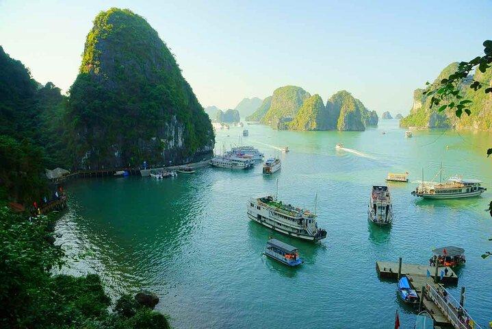 Dia inteiro na Baía de Halong com tudo incluído