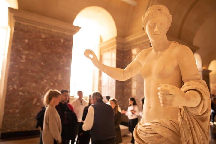Paris: Complete Louvre Private Tour with Mona Lisa