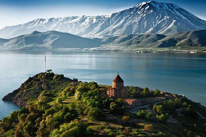 Fra Yerevan: Sevan, Haghartsin, Goshavank, & Dilijan Tour