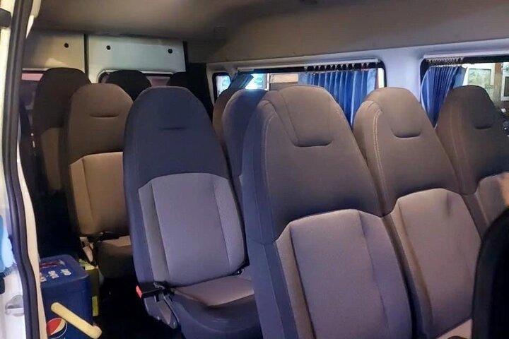 Auto 16S / privé-luchthaventransfer van Hanoi van / naar het stadscentrum van Hanoi