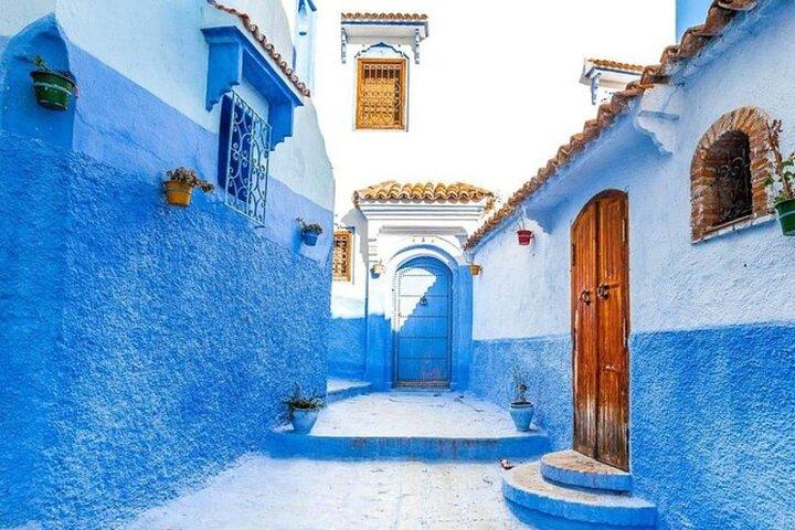 Excursão privada de um dia de Tanger a Chefchaouen & Tétouan por Minivan