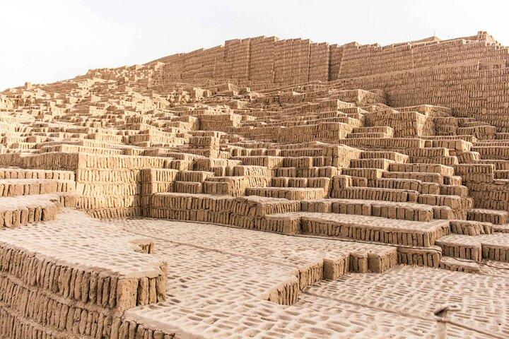 4 Hours Larco Museum and Huaca Pucllana in Lima City