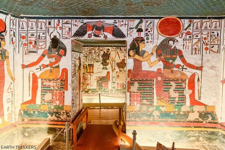 Special Luxor Day Tour West Bank 1 & 2 and Queens, Kings Valley