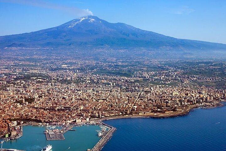 カターニア空港とタオルミーナ間の片道プライベート送迎