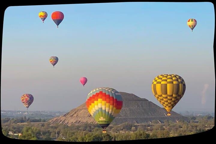 CDMX balloon flight, breakfast, pickup and visit to Teotihuacán