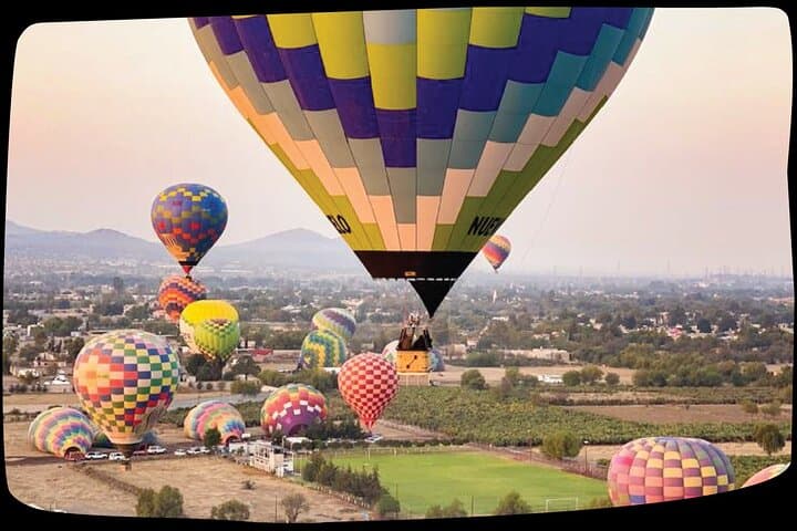 CDMX balloon flight, breakfast, pickup and visit to Teotihuacán