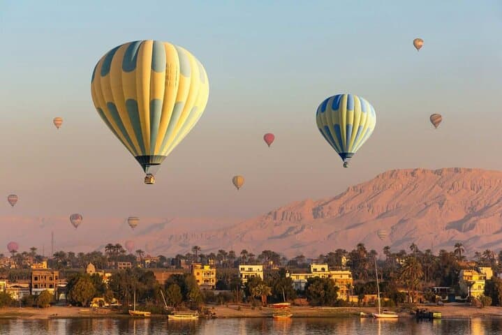 Sunrise Hot Air Balloon Rides in Luxor