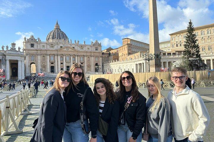 Tour de comida callejera del Vaticano por el mercado de productos frescos más grande de Roma