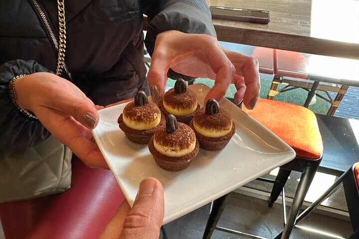Milan Gourmet Food Tour and Sightseeing with Local Guide