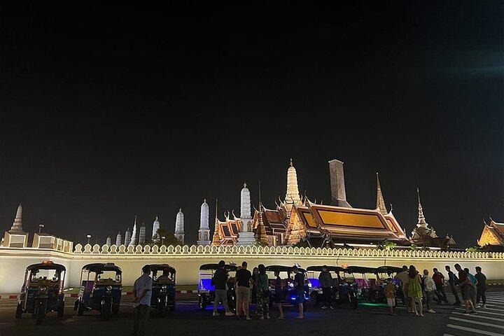 Tuk-Tuk-Tour durch Bangkok bei Nacht mit Chinatown Street