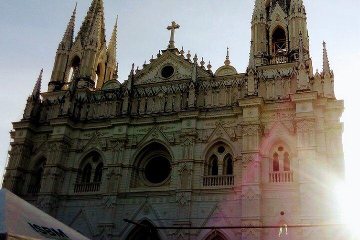 Tour a piedi di Santa Ana : Esplora i principali luoghi d'interesse e le gemme nascoste