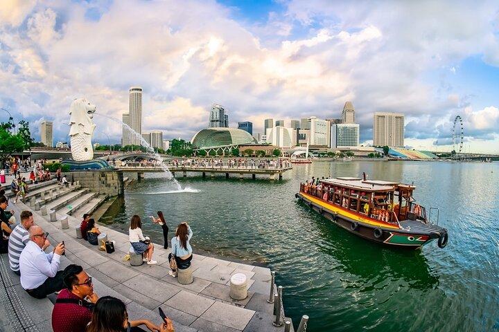 Singapore i bevægelse: Flyer, flod og have