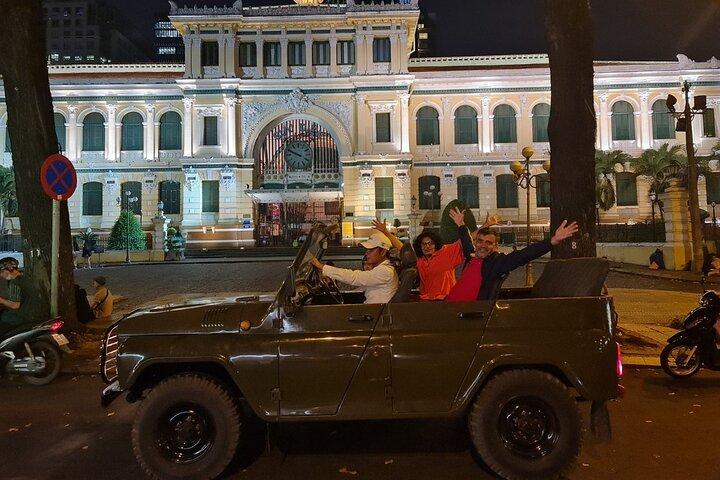 4 Stunden Saigon Jeep Street Food Nightlife Tour-Erlebnis