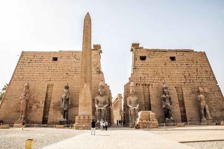 Tour West Bank Luxor Temple and Felucca in Luxor