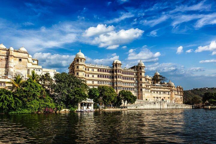 Jaipur City Day Tour from Delhi with Private Transportation