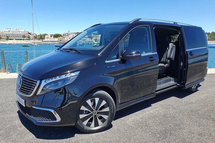Transfert privé de l'aéroport de Lisbonne à Cascais, Sintra ou Estoril