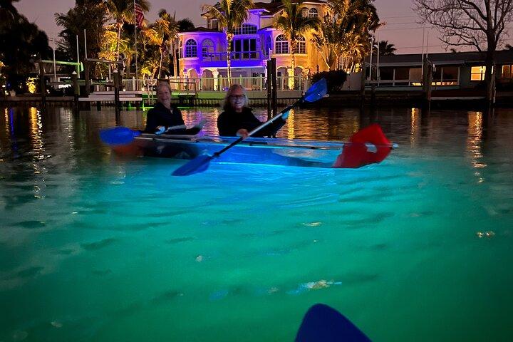 Clear Kayak Glow-tour