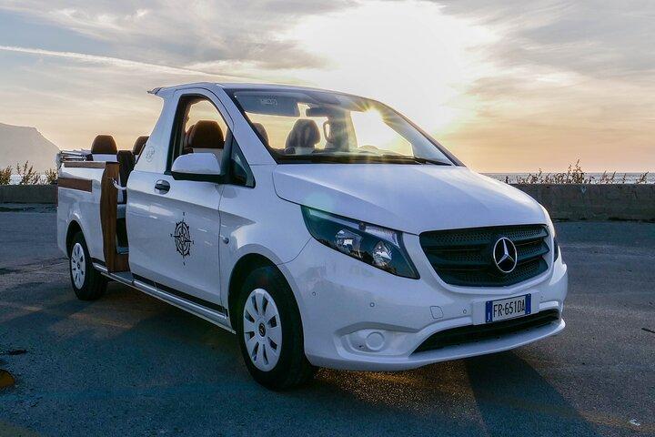 Palermo: Historic Center, Catacombs & Monreale Tour in CruiserCar