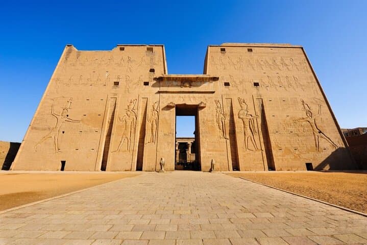 Horus, Kom Ombo and Khnum Temples from Luxor with Transfers