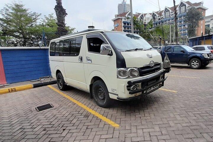 Traslados do aeroporto de Nairobi para o hotel com city tour