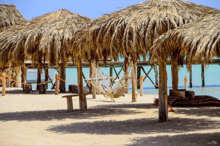 From Luxor : 2 Days Tour to Hurghada Fom Luxor including Safari