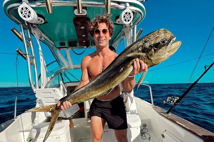 タマリンドの深海釣りプライベートチャーター-28'世紀