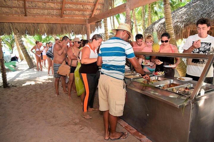 Viagem de um dia à Ilha Saona com comida, transporte e bebidas