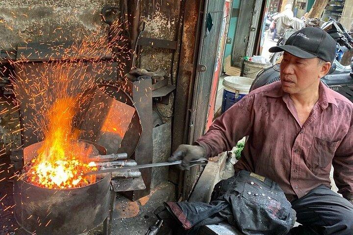 Private Hanoi Historical Walking and Coffee Making Class