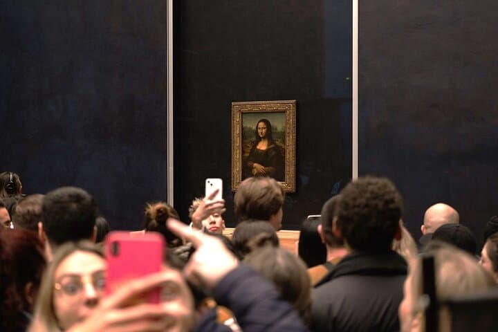 Paris Louvre Small Group Tour with Pre-Reserved Tickets