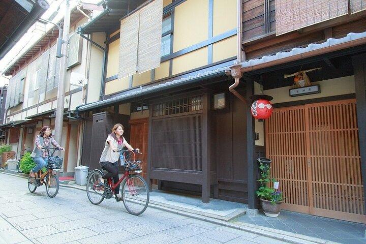 京都駅から出発 : 早朝e-bikeツアー with Kyotoite
