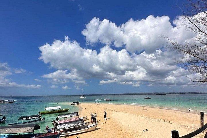 ザンジバル刑務所島旅行とストーンタウンプライベートウォーキングツアー